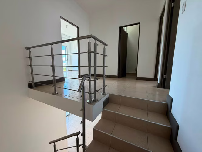 VENTA DE CASA EN SAN PABLO DE HEREDIA, 3 PISOS CON VISTA - Imagen 3