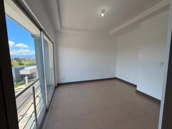 VENTA DE CASA EN SAN PABLO DE HEREDIA, 3 PISOS CON VISTA - Imagen 11