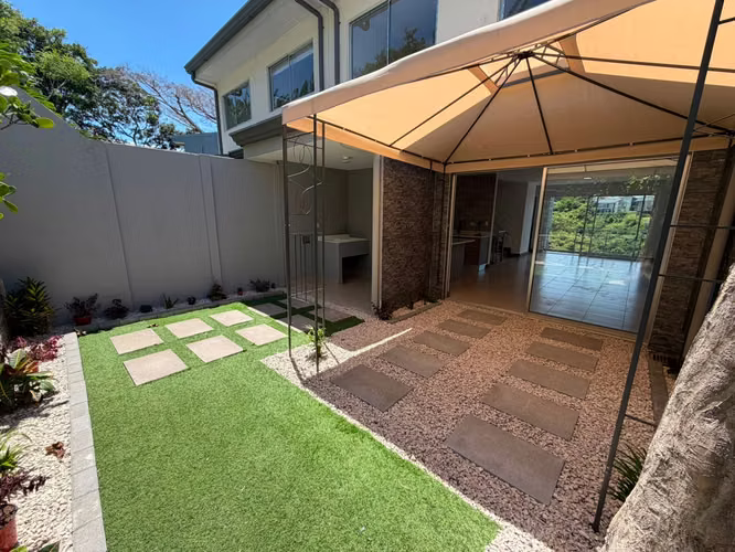 VENTA DE CASA EN SAN PABLO DE HEREDIA, 3 PISOS CON VISTA - Imagen 14