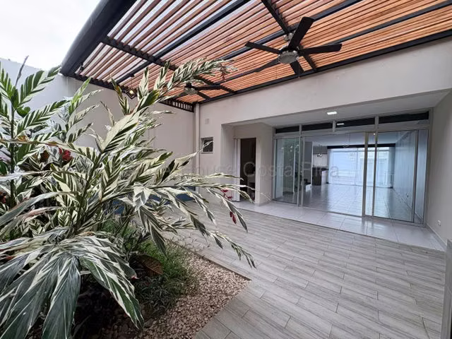 Moderna Casa en Venta en Santo Domingo de Heredia IP - Imagen 9