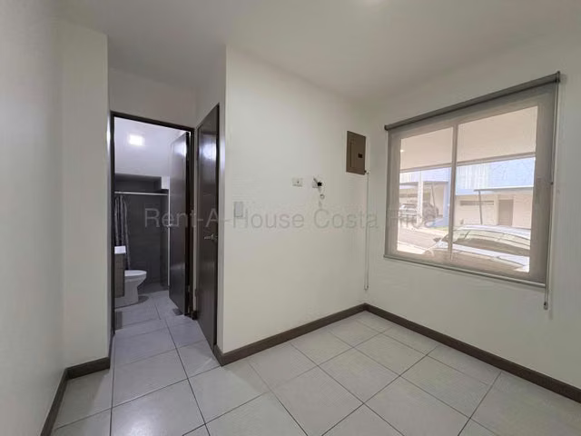 Moderna Casa en Venta en Santo Domingo de Heredia IP - Imagen 17