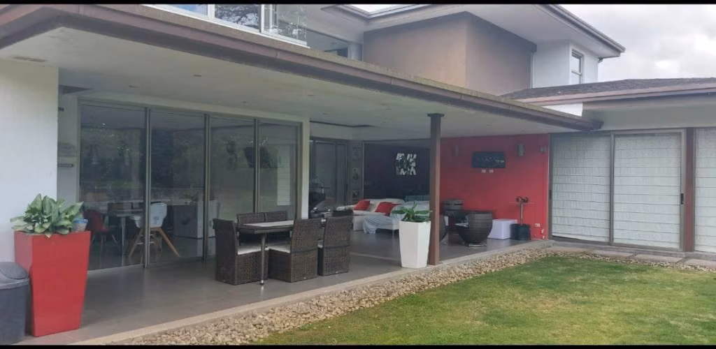 Se vende linda y amplia casa en San Ramón de Tres Ríos - Imagen 5