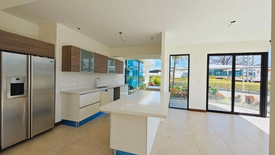Apartamento nuevo en Escazú | Cerca del Country Club - Imagen 3