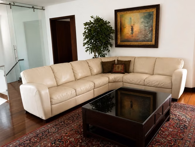 VENTA DE CASA ESQUINERA EN CERRO ALTO, ESCAZÚ* - Imagen 3
