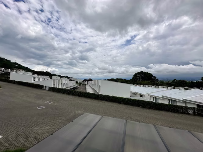 ALQUILER DE CASA EN CONDOMINIO - RIO ORO DE SANTA ANA - Imagen 11