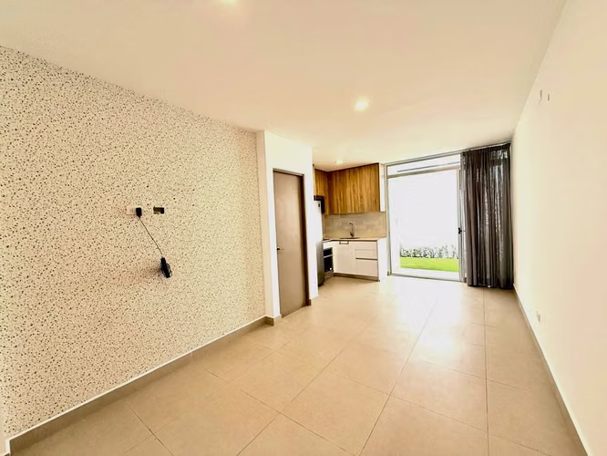 ALQUILER DE CASA CON LINEA BLANCA EN CONDOMINIO - RIO ORO DE SANTA ANA - Imagen 11