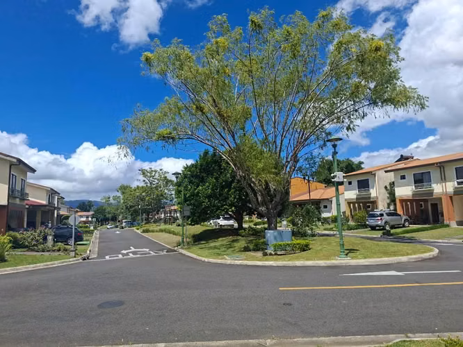Se vende linda casa de una planta en La Floresta - Imagen 6