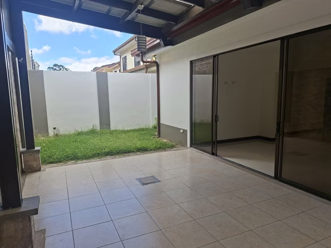 Se vende linda casa de una planta en La Floresta - Imagen 7