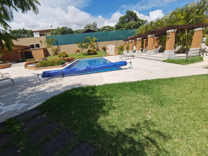 Villas de Valencia, linda-fina, 3 hab, 2.5 baños, sala TV, patio, cto servic, amenidades. - Imagen 5