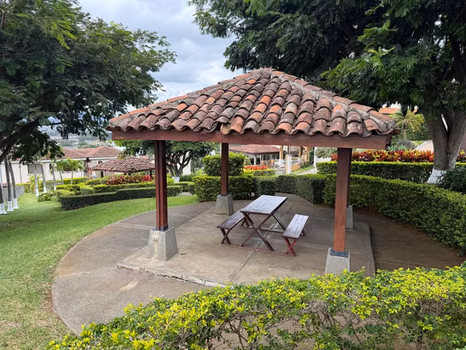 Vendo casa en Condominio La Ladera Tournón-Heredia, 1 habitación primer nivel con baño - Imagen 14