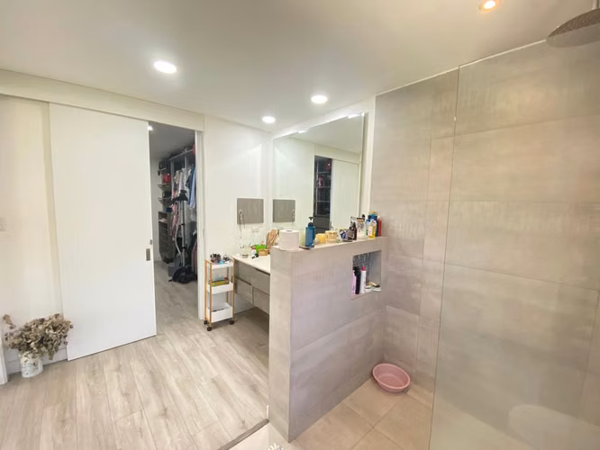 Moderna casa en Santa Ana para alquilar - Imagen 8