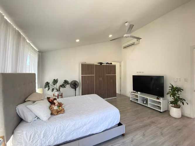 Moderna casa en Santa Ana para alquilar - Imagen 15