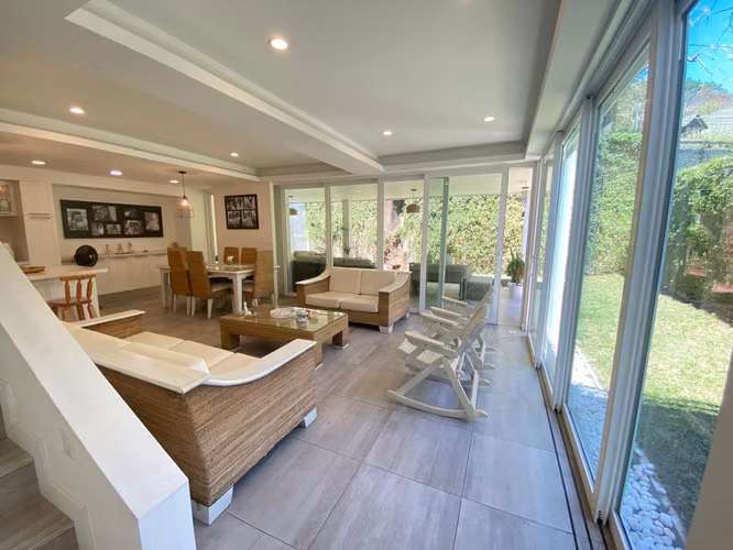 Moderna casa en Santa Ana para alquilar - Imagen 1