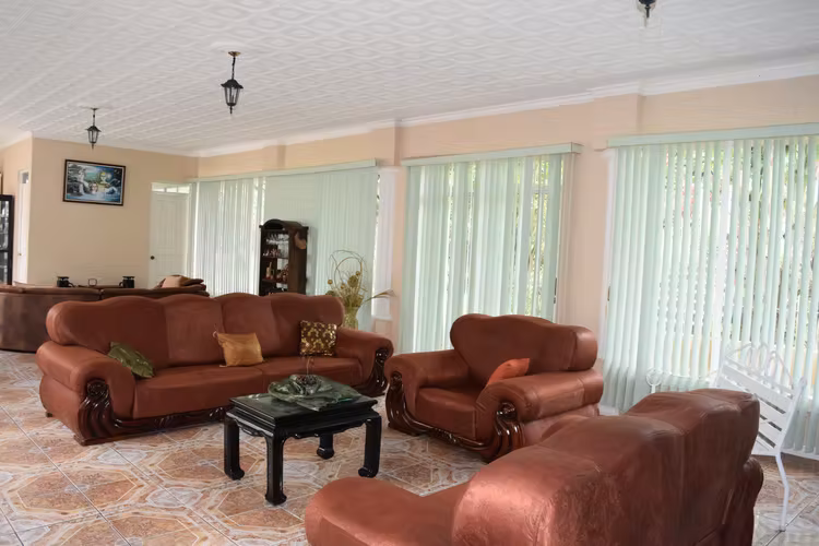 Hermosa propiedad con casa en Los Ángeles de San Rafael Heredia, 3.700m2 lote - Imagen 15