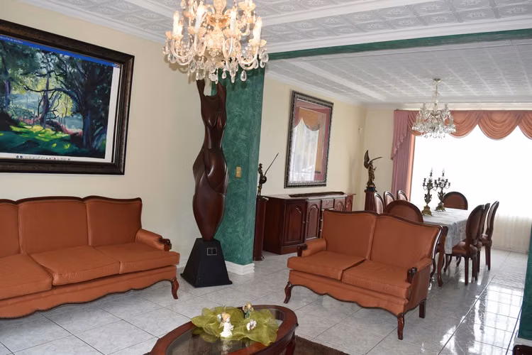 Hermosa propiedad con casa en Los Ángeles de San Rafael Heredia, 3.700m2 lote - Imagen 5