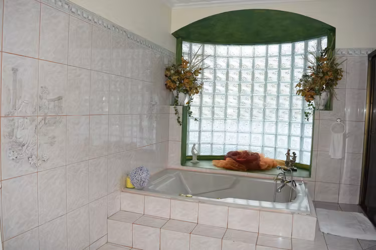 Hermosa propiedad con casa en Los Ángeles de San Rafael Heredia, 3.700m2 lote - Imagen 9
