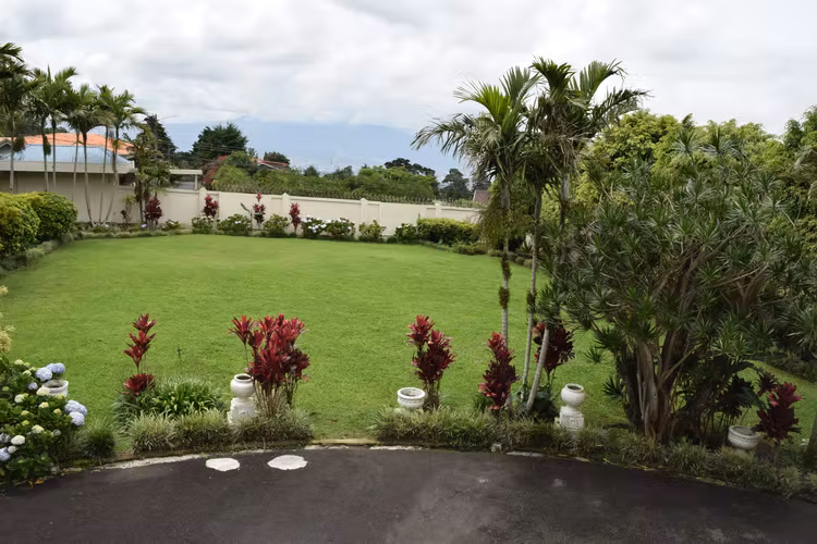 Hermosa propiedad con casa en Los Ángeles de San Rafael Heredia, 3.700m2 lote - Imagen 11