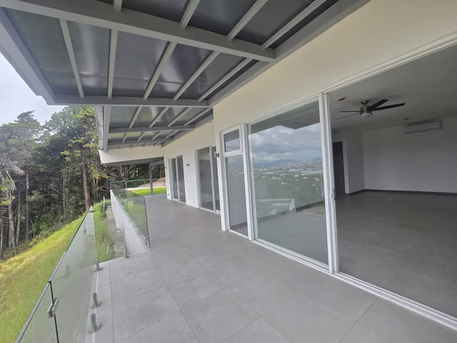 Guachipelín | Casa en Condominio con Amplio Jardín y Vista | $3,700 + IVA - Imagen 6