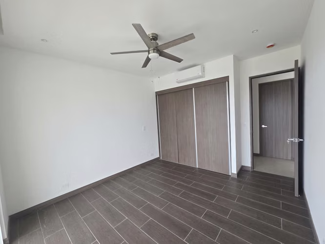 Guachipelín | Casa en Condominio con Amplio Jardín y Vista | $3,700 + IVA - Imagen 10