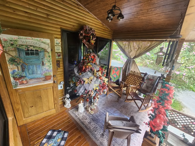Propiedad con dos  Cabañas y rio al fondo en Sarchí