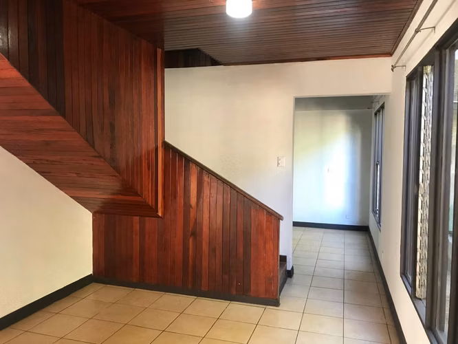 VENDO AMPLIA CASA SAN RAMON CENTRO - Imagen 11