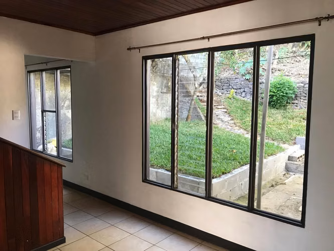 VENDO AMPLIA CASA SAN RAMON CENTRO - Imagen 19