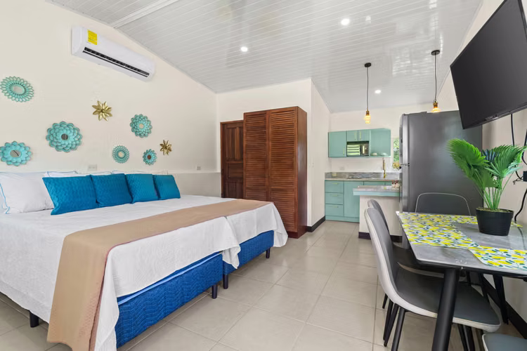 Alquiler de Villas NUEVAS AMOBLADAS Piscina, jacuzzi Senderos con Vista Al Mar