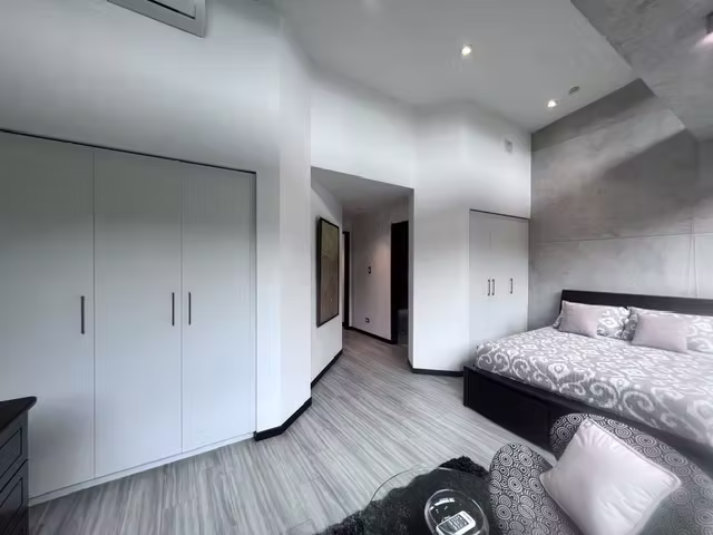 ALQUILER. CASA AMUEBLADA CONTEMPORÁNEA EN CONDOMINIO LINDORA, SANTA ANA