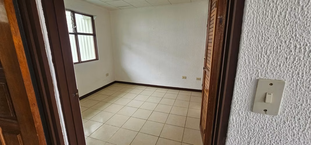 Espaciosa casa en Residencial Málaga - Imagen 6
