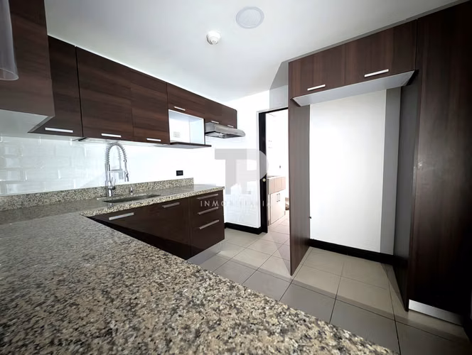 SE ALQUILA APARTAMENTO SAN FRANCISCO HEREDIA CONDOMINIO SCG23 - Imagen 2