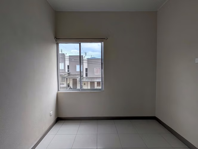Alquiler de Casa en Condominio Nova, San Miguel de Desamparados | 2 Hab + Patio - Imagen 11