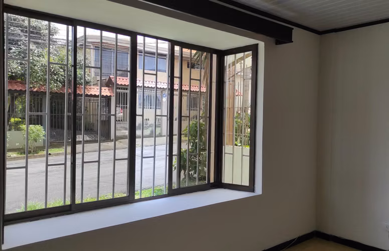ALQUILER APARTAMENTO PRIMER NIVEL MONTELIMAR - Imagen 7