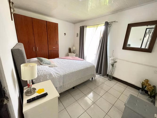SE VENDE CASA 150MT. AL NORTE DE WALMART DE HEREDIA SPM