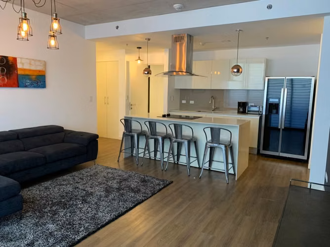 Apartamento en alquiler en Escazú Village | Completamente amueblado | $2.300 mensuales