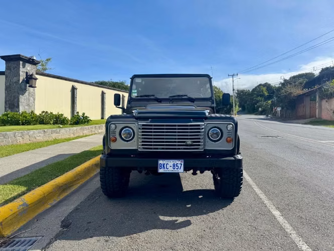 Land Rover DEFENDER 110 - Imagen 6