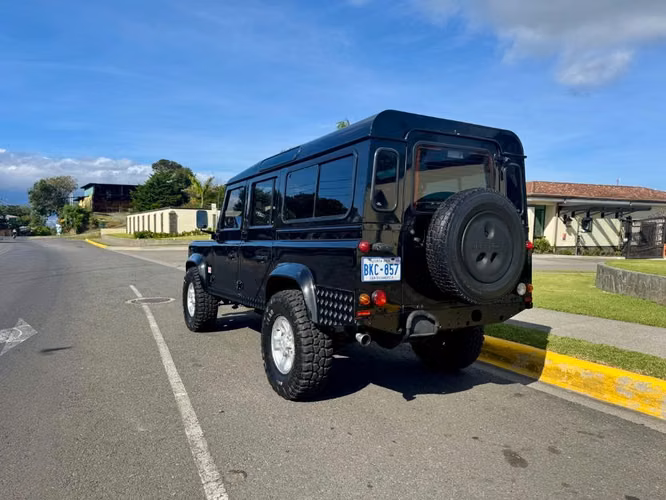Land Rover DEFENDER 110 - Imagen 4