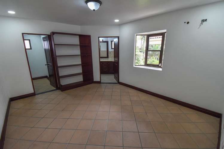 Casa de lujo en Valle del Sol, Lindora: rebajada de $ 890k A $ 800K financiación del 60 %. - Imagen 13