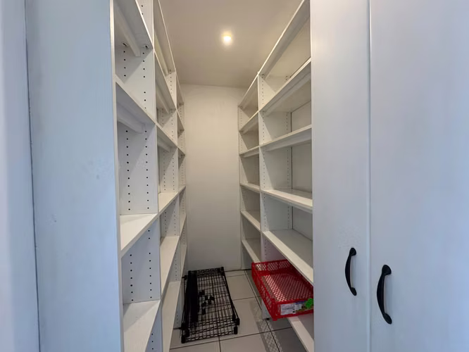 Casa en alquiler en Trejos Montealegre, Escazú | Condominio Alsacia | $2.200/mes - Imagen 8