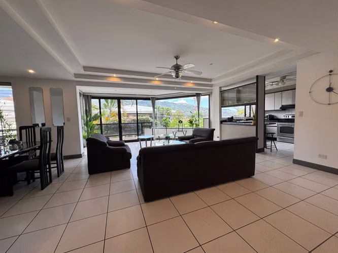 Casa en alquiler en Trejos Montealegre, Escazú | Condominio Alsacia | $2.200/mes - Imagen 4