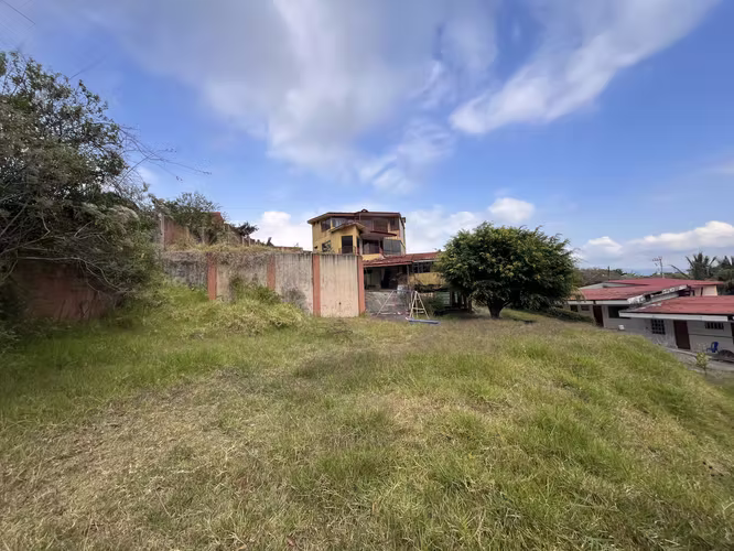 En San Isidro de Heredia, sobre un terreno de 4,280 m² con una vista panorámica privilegiada. - Imagen 8