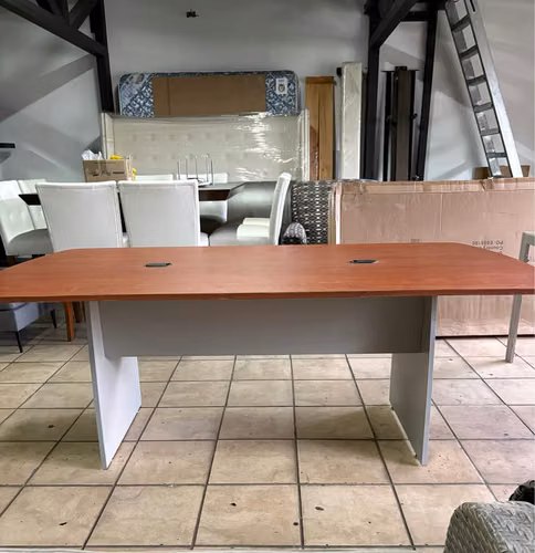 Mesa Ejecutiva Para Reuniones o Juntas 6,8 y 10 Puestos. Importada Como Nueva  Mide 2 mt Largo X 1 mt Ancho X 74 cm Alto - Imagen 3