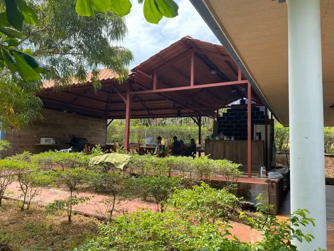 Villa Espaciosa de 5 Dormitorios con Piscina y Jardines Exuberantes en San Mateo, Alajuela - Imagen 7