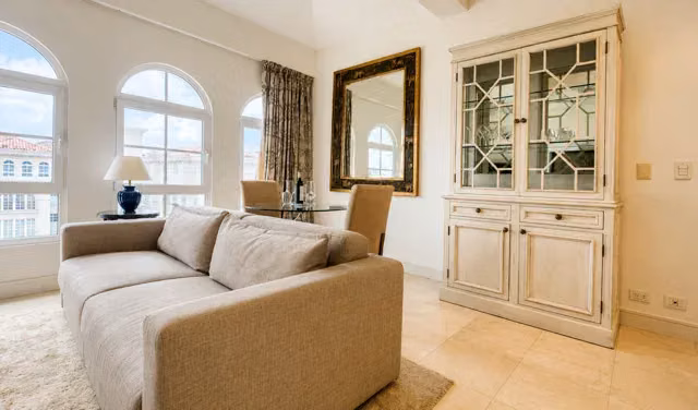 Elegante Apartamento de Lujo en Escazú - Imagen 12