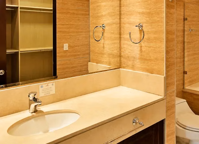 Elegante Apartamento de Lujo en Escazú - Imagen 14