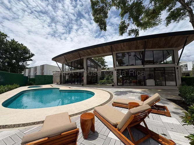 Venta de Lote en Santa Ana.