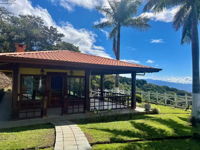 Venta de casa en San Isidro, 30423m². Vistas panorámicas y casa de visitas - Imagen 6