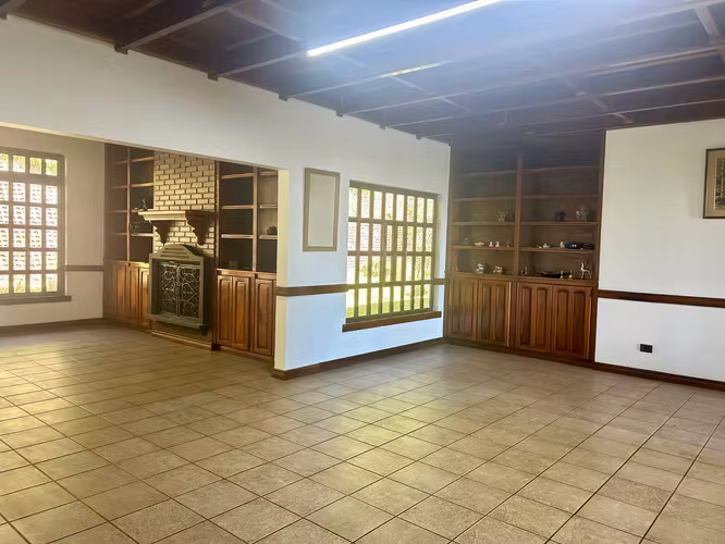 Venta de casa en San Isidro, 30423m². Vistas panorámicas y casa de visitas - Imagen 4
