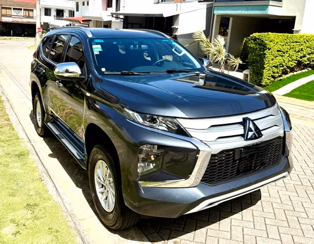 Mitsubishi Montero 2021 - Excellent Condition, Like New