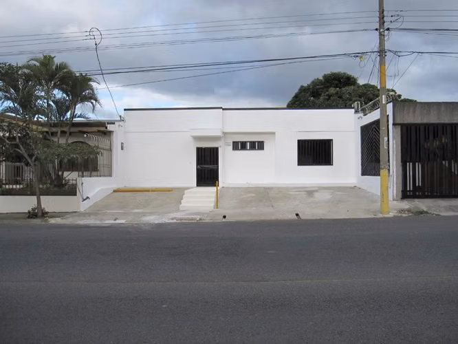 COMMERCIAL LOCAL FOR REBT BY AID FRANKLIN CHANG LA GEROMA