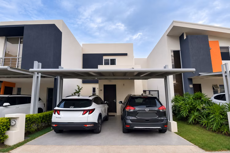 ALQUILER / VENTA DE CASA EN CONDOMINIO RÍO PLATA, SANTA ANA